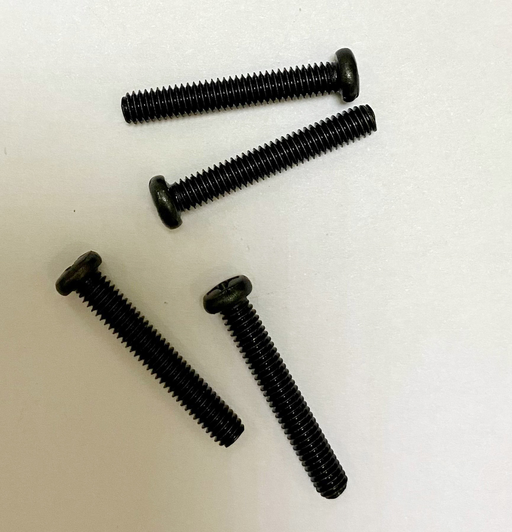 盘头十字M4 x 25mm 碳钢黑色螺丝